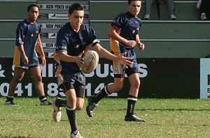Corey Makelin kick the footy out of the danger zone - Westfields Vs Endeavour '08 Buckley Shield (photos : ourfooty media)
