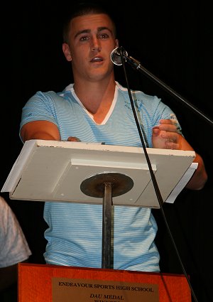 Cameron King - 2009 DAU MEDALIST thanks his team mates (Photo : ourfootymedia)