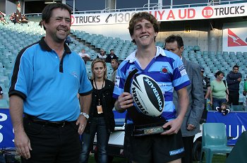 Mascot JETS u13's Skipper Ryan King with the 2010 Coca Cola Cup (Photo's : Steve Montgomery / OurFootyTeam.com) 