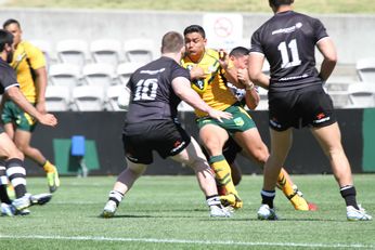 David Nofoaluma runs hard at the Kiwis for the Junior Kangaroo's (Photo : steve montgomery / OurFootyMedia) 