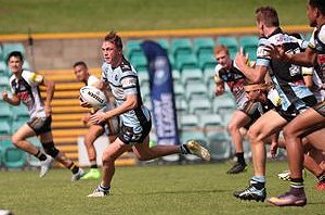 Dylan Smith runs up the middle of Leichhardt Oval in the SG Ball Cup Qualifying Final (Photo : Steve Montgomery) 