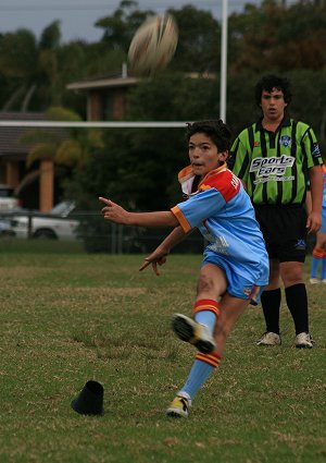 The goal to level the scores at 12 - all - Yarrawarra Tigers vs De la Salle 11A's (Photo : ourfooty media) 
