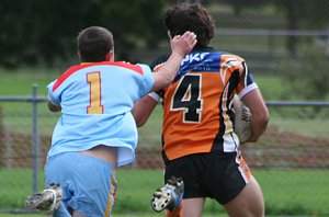 Haydn Peacock tries to out run the De la fullback - De la Salle vs Yarrawarra Tigers Rnd 10 (Photo : ourfooty media)
