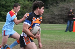 Haydn gets on going - De la Salle vs Yarrawarra Tigers Rnd 10 (Photo : ourfooty media)