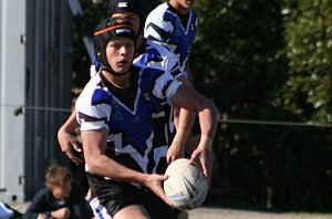 Scott Sorensen looks for runners - Cronulla Caringbah Vs De La salle Rnd 12 (Photo's : ourfooty media)