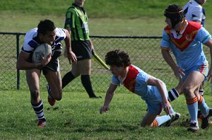 Rea gets away from Speerey - Cronulla Caringbah Vs De La salle U 15A's Rnd 12 (Photo's : ourfooty media)
