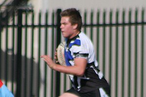 Tom Fry runs the ball for his team - Cronulla Caringbah Vs De La salle U 15A's Rnd 12 (Photo's : ourfooty media)