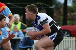 Tom Fry runs the ball - De La Vs Cronulla U 15A's (Photo : ourfooty media)