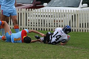 Cameron Paddy sneeks over from dummy to score - De La Salle Vs Cronulla U 15A's (Photo : ourfooty media)