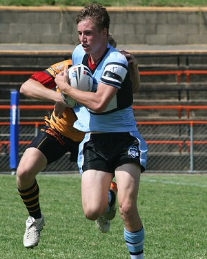Ben Stratton runs to the line Tigers Vs Sharks - Rnd 7 