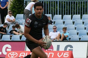 Matthew Wright run up Sharks Park ( Photo : ourfooty media)