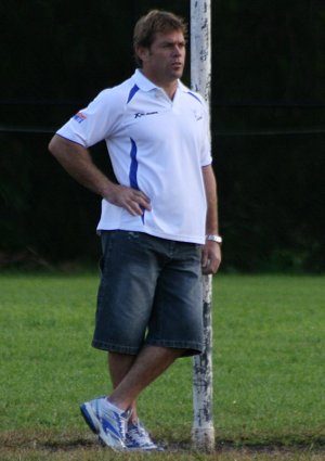 De La Salle U16A's help out Brett Kimmorley with his homework (Photo's : ourfooty media)