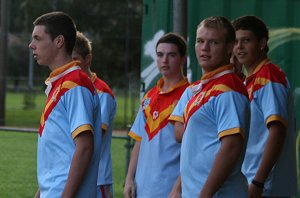 De La Salle U16A's help out Brett Kimmorley with his homework (Photo's : ourfooty media)