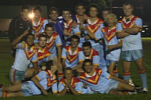De La Salle U16A's help out Brett Kimmorley with his homework (Photo's : ourfooty media)