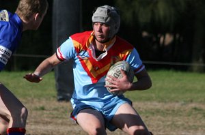 Daniel Nuggent duckin & weaving - De La Salle v Engadine Dragons 16A's rnd 15 ACTION (Photo's : ourfootymedia)