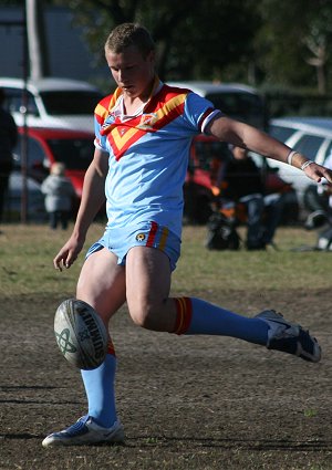 Luke Manahan kicks the footy - De La Salle v Engadine Dragons 16A's rnd 15 ACTION (Photo's : ourfootymedia)