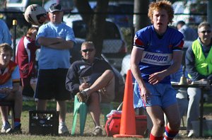 Aaron Bennett plays from dummy - De La Salle v Engadine Dragons 16A's rnd 15 ACTION (Photo's : ourfootymedia)