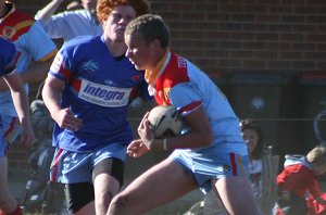 Luke Manahan running hard - De La Salle v Engadine Dragons 16A's rnd 15 ACTION (Photo's : ourfootymedia)