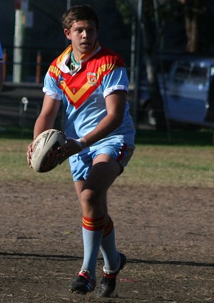 Big Mean Gene DuBois on the charge - De La Salle v Engadine Dragons 16A's rnd 15 ACTION (Photo's : ourfootymedia)