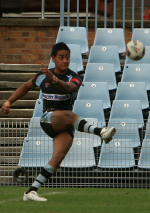 Cronulla Sharks U17's v St. Helen's Saints Academy action (Photo's : ourfootymedia)