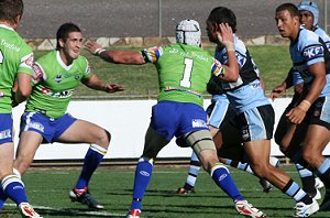 Joel Thompson & Daniel Vidot get ready to tackle (Photo : ourfooty media)