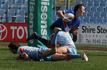 2010 U17A Preliminary Final - De La Salle v Engadine Dragons action (Photo : ourfootymedia)