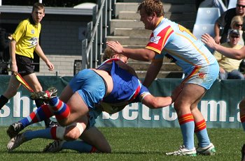 2010 U17A Preliminary Final - De La Salle v Engadine Dragons action (Photo : ourfootymedia)