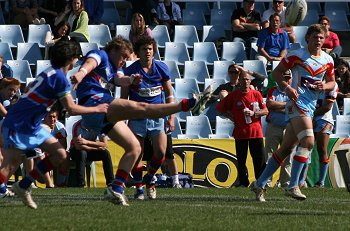 2010 U17A Preliminary Final - De La Salle v Engadine Dragons action (Photo : ourfootymedia)