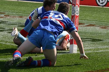 2010 U17A Preliminary Final - De La Salle v Engadine Dragons action (Photo : ourfootymedia)
