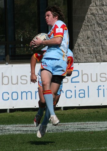 2010 U17A Preliminary Final - De La Salle v Engadine Dragons action (Photo : ourfootymedia)