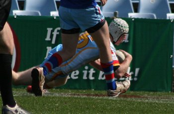 2010 U17A Preliminary Final - De La Salle v Engadine Dragons action (Photo : ourfootymedia)
