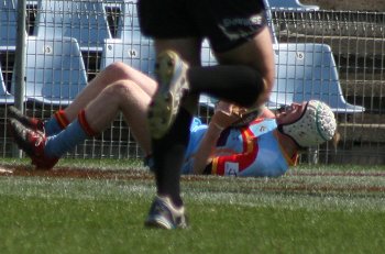 2010 U17A Preliminary Final - De La Salle v Engadine Dragons action (Photo : ourfootymedia)