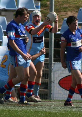 2010 U17A Preliminary Final - De La Salle v Engadine Dragons action (Photo : ourfootymedia)