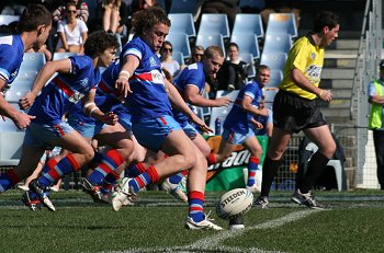 2010 U17A Preliminary Final - De La Salle v Engadine Dragons action (Photo : ourfootymedia)