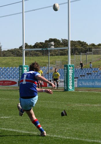2010 U17A Preliminary Final - De La Salle v Engadine Dragons action (Photo : ourfootymedia)