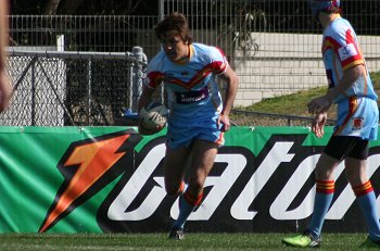 2010 U17A Preliminary Final - De La Salle v Engadine Dragons action (Photo : ourfootymedia)