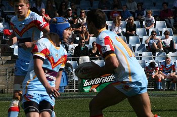 2010 U17A Preliminary Final - De La Salle v Engadine Dragons action (Photo : ourfootymedia)