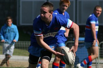 2010 U17A Preliminary Final - De La Salle v Engadine Dragons action (Photo : ourfootymedia)