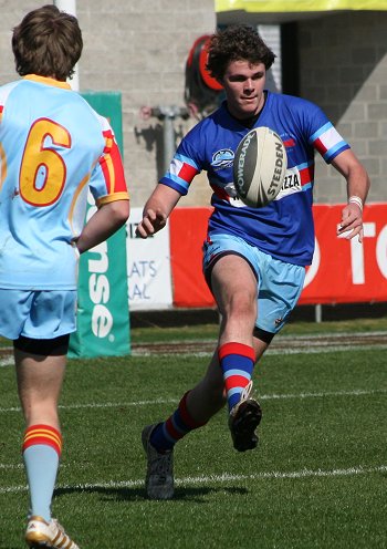 2010 U17A Preliminary Final - De La Salle v Engadine Dragons action (Photo : ourfootymedia)