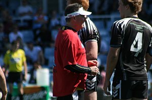 Peter Saville rehydrating the boyz during this years U17A Grand Final (Photo : ourfootymedia)