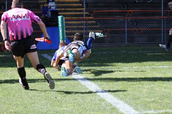 Tyrone Peachey's try saving tackle on the Jets Ryley Jacks (Photo : steve monty / OurFootyMedia) 