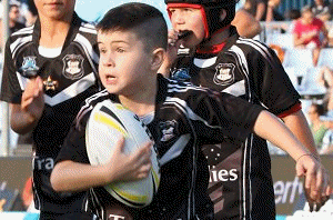 Little Cronulla Caringbah players on Shark Park before the NRL on Sunday (Photo : steve monty / OurFootyTeam.com) 