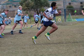 Sharks u13s v Bulldogs u13s Action (Photo : steve montgomery / OurFootyTeam.com)