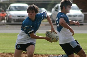 Jacko lets Gilsey go & whips the ball to the backs 