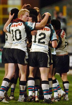 Panthers celebrate Waddell's great try