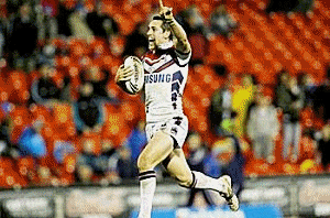 Mitchell Pearce scores the winning try against the Panthers