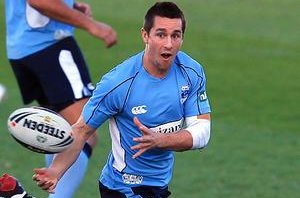 Mitchell Pearce passes the footy at NSW Blues training 
