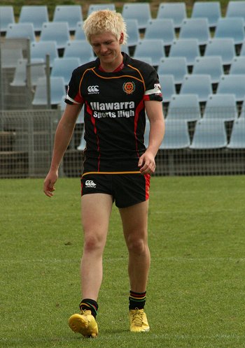 Chase Stanley Cup - Illawarra SHS v The HILLS SHS action (Photo's : Steve Montgomery / OurFootyTeam.com)