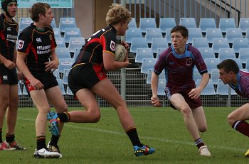 Chase Stanley Cup - Illawarra SHS v The HILLS SHS action (photo : ourfootymedia)