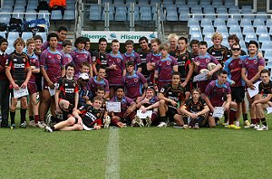 Illawarra SHS and The Hills SHS Teams (photo : ourfootymedia) 